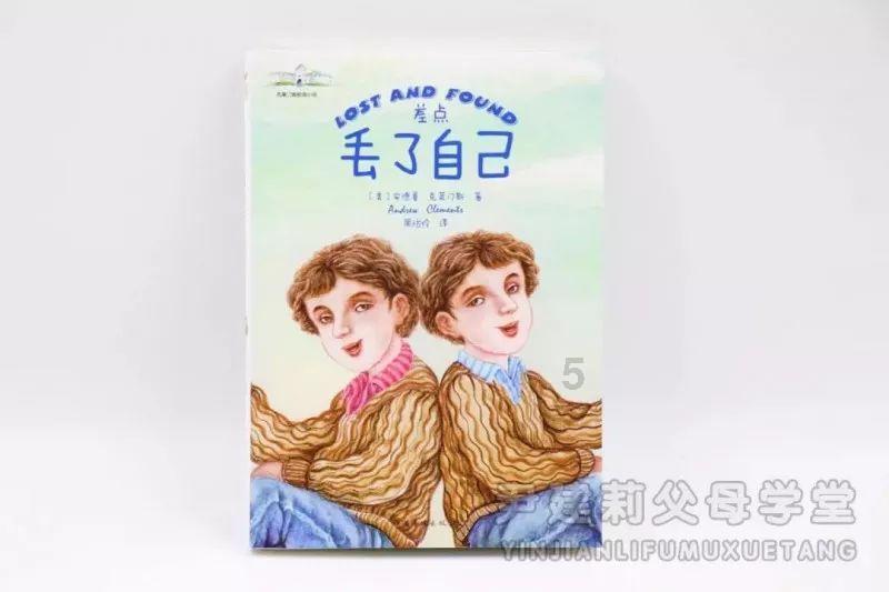 张柏芝素颜开敞篷车，与儿子十指紧扣一路高歌，母子二人状态如何？游戏画面
